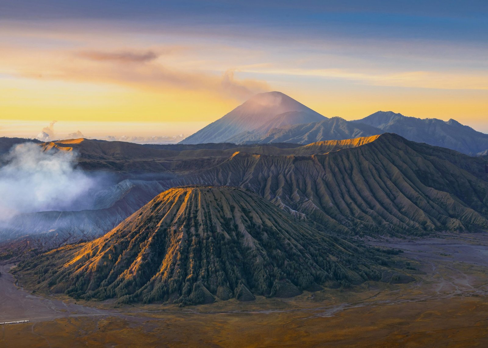 pexels-photo-28386069-28386069 Breathtaking view of Mount Bromo at sunrise showcasing volcanic landscape in Indonesia.