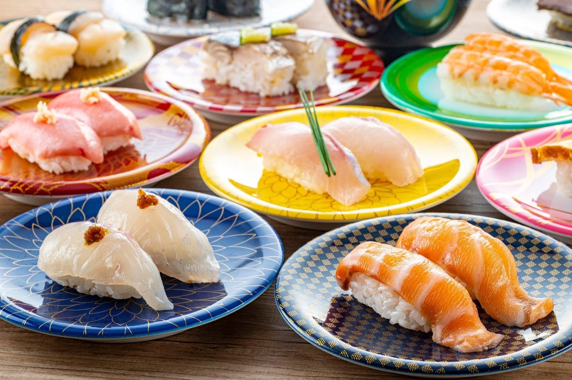 revolving-delights-conveyor-belt-sushi-restaurants-in-japan-japanese-taste.jpg