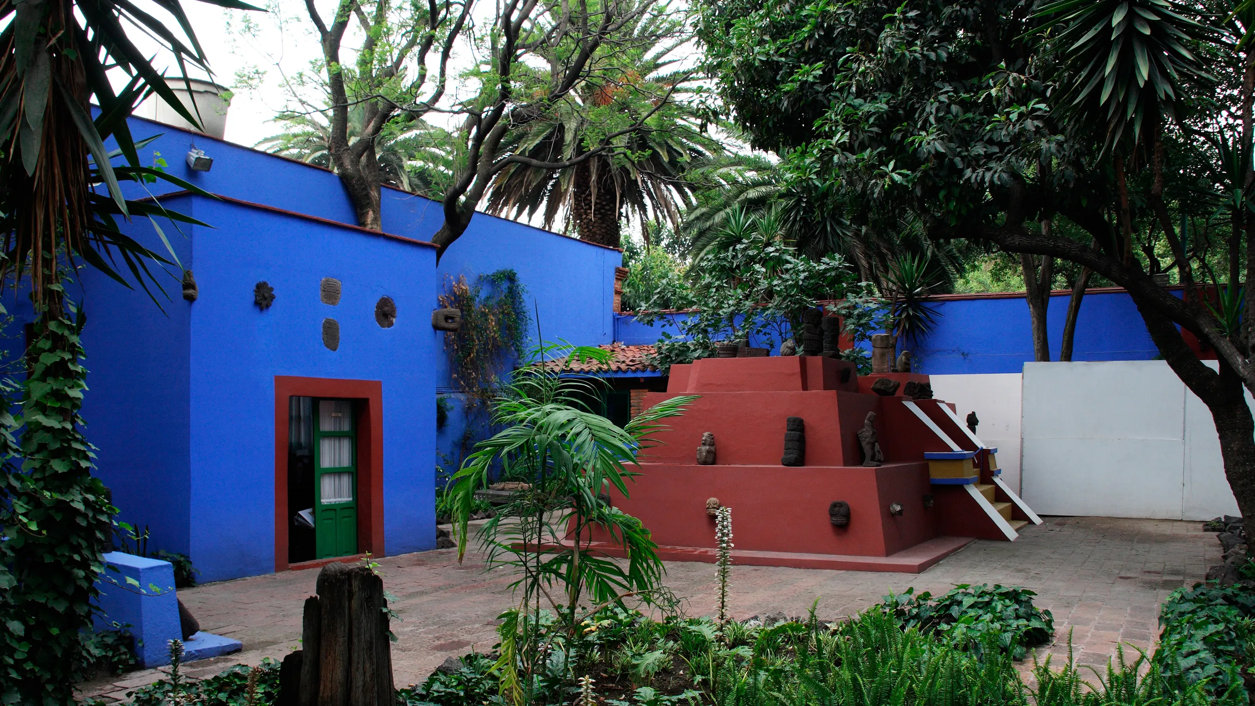 Casa-Azul__GettyImages-125223313.jpg