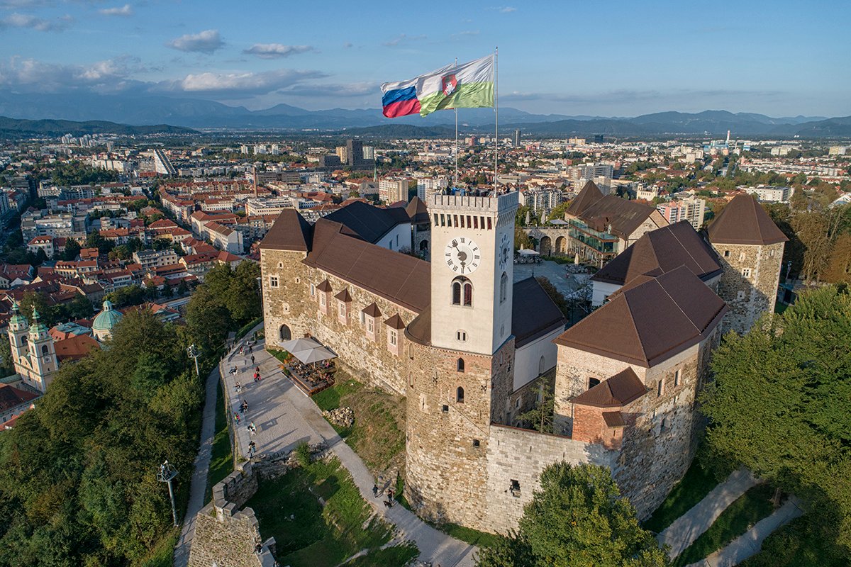 Ljubljanski_grad_in_Grajski_grič